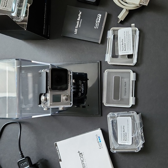 Go Pro Hero 3+ AND LCD touch screen AND remote - Picture 6 of 12